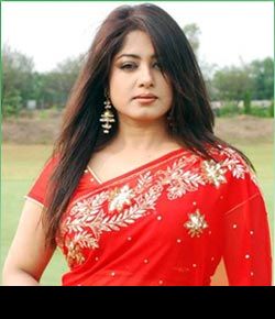 Moushumi-actress-photo-sharee