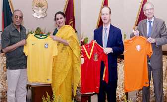 Bangladesh president given Brazil Spain Netherlands jersey