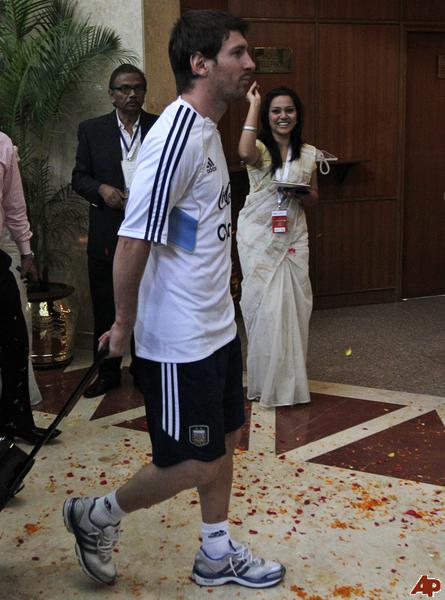 Messi welcome in Bangladesh