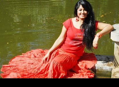 Moushumi-actress-water-dress