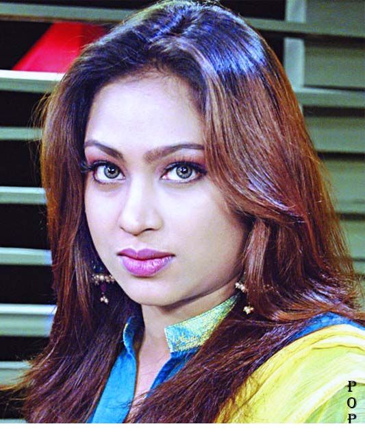 Bangladesh_popular-Actress-Popy_Photo