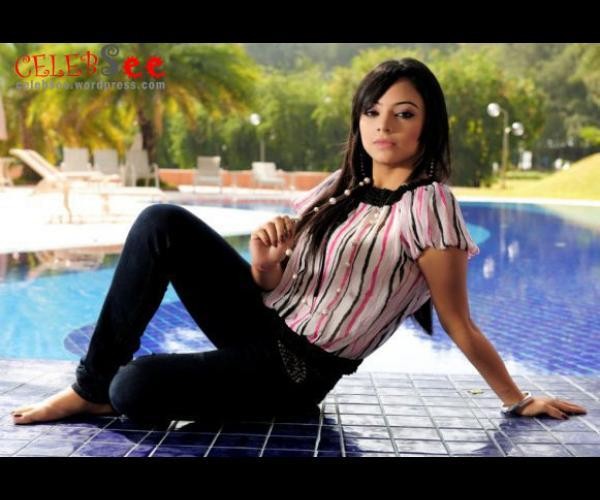 actress-mounita-khan-ishana