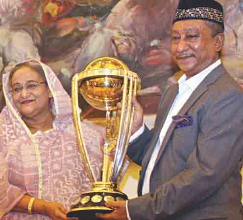 Bangladesh PM hold ICC World Cup 2015 Trophy 